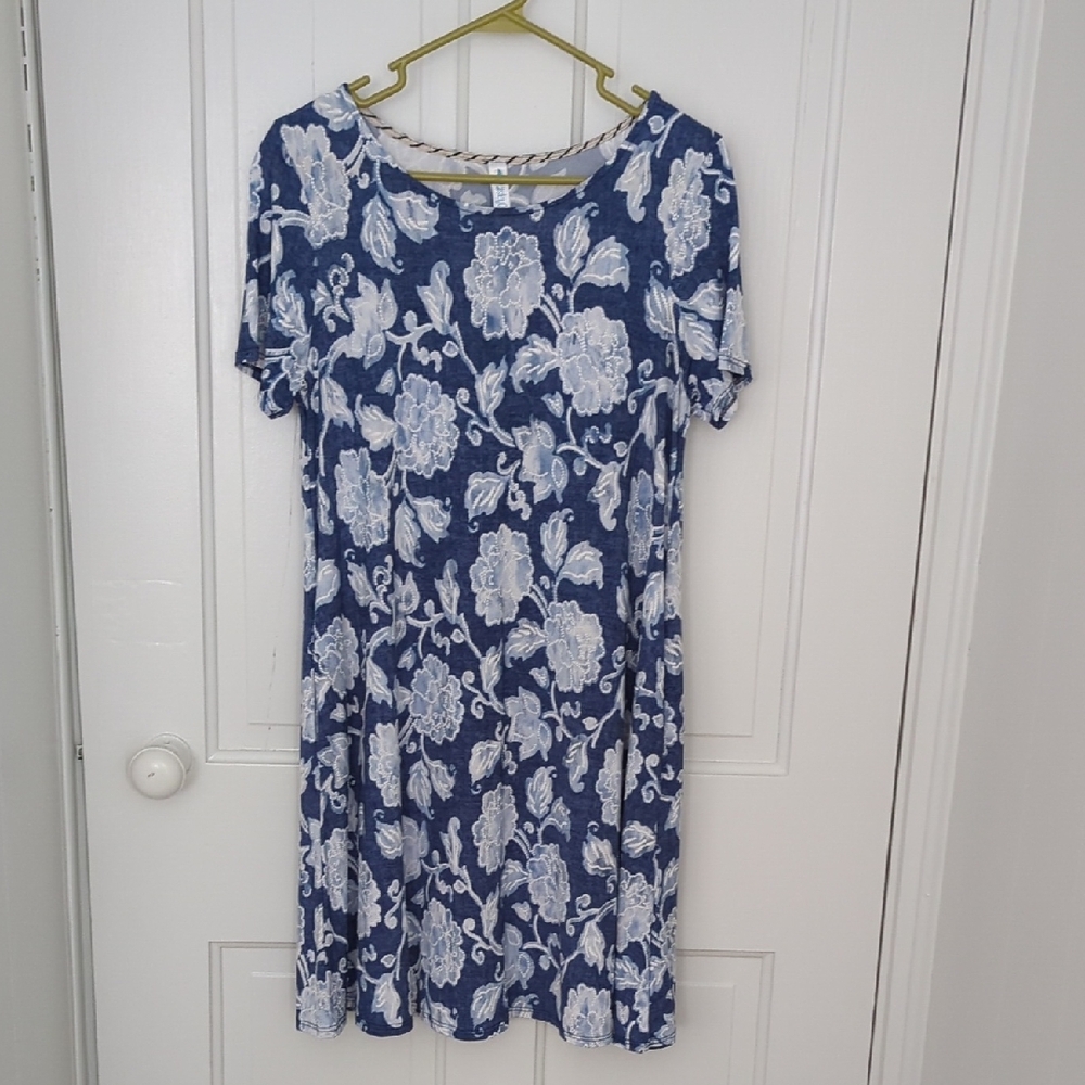 Paisley Grace Boutique Floral Blue and White Women's Dress Size M